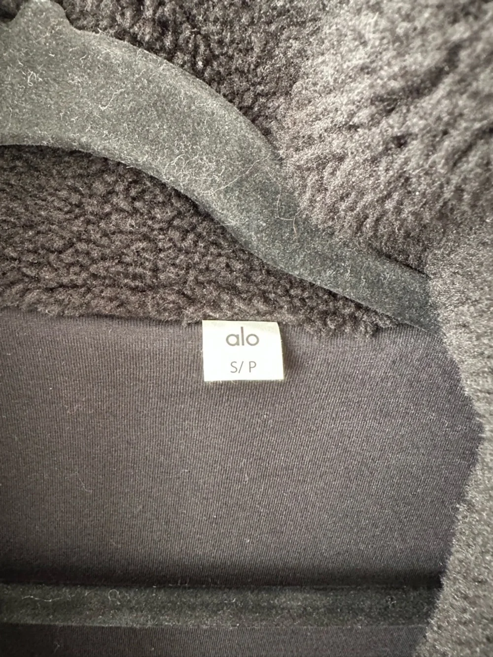 ALO Yoga Oversized Sherpa Teddy Trench Coat in Black SZ S - Picture 4 of 7